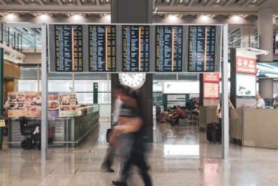 Omra : ce que change l’alerte du Quai d’Orsay sur les aéroports de Djeddah et Riyad